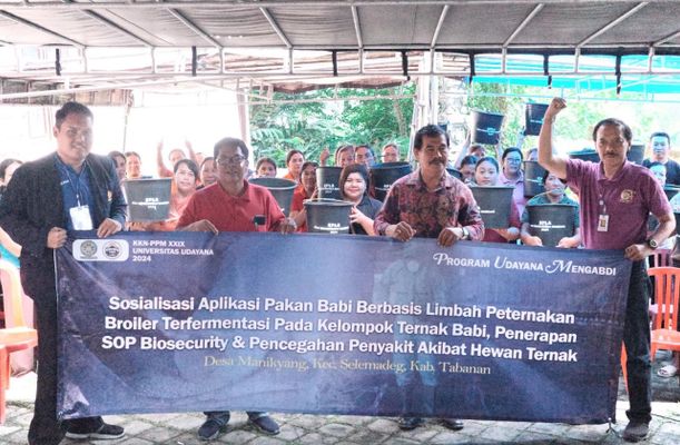 KKN-PPM Universitas Udayana Berikan Edukasi Pada Kelompok Ternak Desa Manikyang