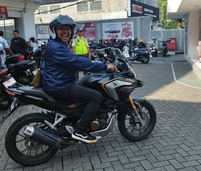 Cb150X