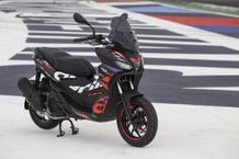 Sambut Euforia MotoGP Indonesia 2024, Piaggio Indonesia Hadirkan Livery Terbaru pada Aprilia SR-GT 200 Replica Aprilia SR-GT 200