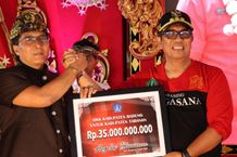 Warga Tabanan Sambut Bupati Giri Dalam Program Badung Angelus Buana di Tabanan Program Badung Angelus