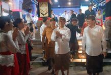 Dukung Kreartvitas Sekaa Teruna, Wali Kota Jaya Negara Hadiri Bazzar ST. Satya Dharma Banjar Pekandelan Sanur Kaja Bazzar