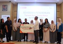 Duta Safety Riding Peroleh Beasiswa Pendidikan dari Yayasan AHM Beasiswa AHM