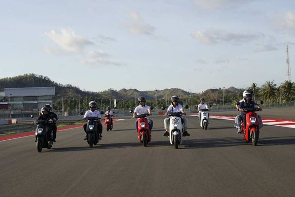 Motor Listrik Honda