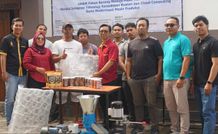 Kolaborasi Dosen ITB STIKOM Bali dan Universitas Udayana Berdayakan UMKM dengan Pelatihan Digital Marketing dan Kecerdasan Buatan Pengabdian Masyarakat ITB STIKOM Bali dan UNUD