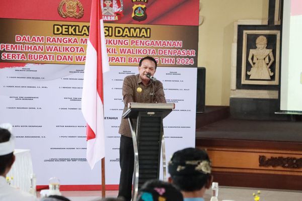 Pjs. Wali Kota Dewa Mahendra Pjs. Wali Kota Dewa Mahendra