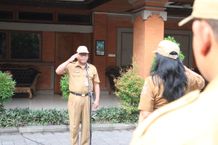 Pimpin Apel Disiplin, Sekda Alit Wiradana Tekankan Disiplin dan Kinerja ASN apel disiplin