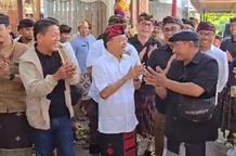 Warga Denpasar Antusias Jumpa Wayan Koster Wayan Koster