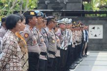 Debat Perdana Pilkada Karangasem Dikawal Ketat oleh Ratusan Personel Polisi Debat