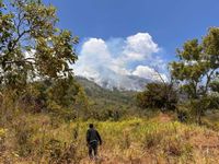 BPBD Karangasem Usulkan Pemadaman dengan Helikopter dan Modifikasi Cuaca Gunung Agung Kebakaran