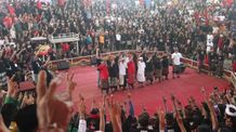 Massa Bangli Membludak Sambut Koster-Giri, Tembus 5 Ribu Orang di Dua Lokasi Koster Giri Sedana Diar