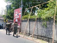 Pendukung Paslon Nomor 3 Protes, Penertiban Baliho Dianggap Tidak Adil Satpol PP