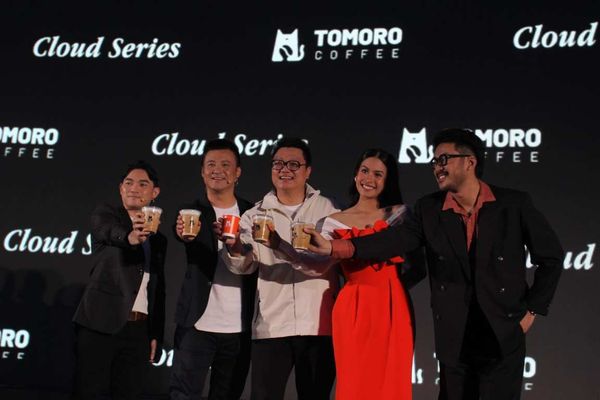 TOMORO COFFEE
