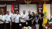 Pj Gubernur Bali Ajak Komite Satwa Ngrombo Entaskan Rabies di Bali Entaskan Rabies