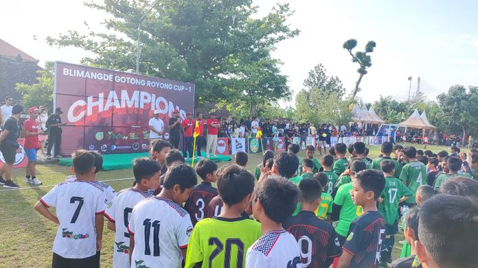 Turnamen sepak bola Blimangde Gotong Royong Cup-1 sukses digelar pada Sabtu, 19 Oktober 2024, di Lapangan Poh Gading