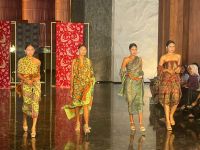 InJourney Hospitality Rayakan Hari Batik Nasional 2024 dengan Fashion Show Eksklusif Bersama Iwan Tirta Private Collection InJourney Hospitality Rayakan Hari Batik Nasional 2024 dengan Fashion Show Eksklusif Bersama Iwan Tirta Private Collection
