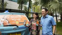 BNI dan Bluebird Perkuat Digitalisasi Pembayaran dengan QRIS di Seluruh Armada BNI BLUEBIRD