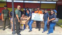 Nurani Astra Salurkan Bantuan Puluhan Sembako Untuk Warga Terdampak Kebakaran TPA Suwung Bali Nurani Astra