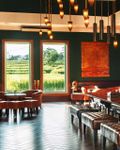 Ini Tempat Tersembunyi di Bali yang Menawarkan Malam yang Tak Terlupakan Pinstripe Bar