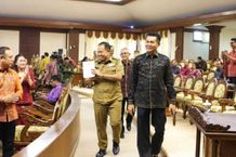 Pj. Gubernur Bali Sampaikan Raperda Perubahan Bentuk Hukum PT Jamkrida Bali Mandara Jadi Perseroda Ranperda
