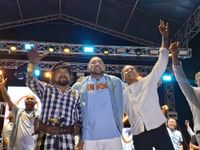 Gumi Lahar Membiru! Ribuan Warga Hadiri Konser Bal1 Bahagia Bersama Mulia-Pas Bal1 Bahagia