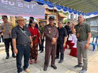 Pastikan Pilkada 2024 Berjalan Kondusif, Pj Bupati Lihadnyana Tinjau Proses Pemungutan Suara Cek TPS