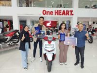 Dua Pemenang AHC Content Creator Competition Asal Bali Terima Hadiah Konten AHM