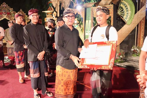Parade Gong Kebyar