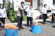 Kejari Denpasar Kembali Musnahkan Barang Bukti Berkekuatan Hukum Tetap, Dari Narkotika Hingga Senjata Tajam pemusnahan barang bukti