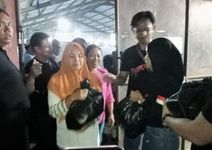 Semut Bagikan Sembako kepada Masyarakat Tabanan Sembako Semut