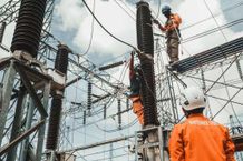 PLN Gerak Cepat Pulihkan Gangguan Listrik Akibat Cuaca Ekstrem di Wilayah Gianyar dan Sekitarnya PLN