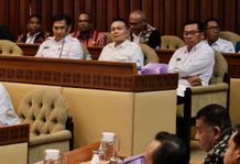 Pjs. Wali Kota Dewa Mahendra Hadiri Rapat Kerja dan Rapat Dengar Pendapat dengan Komisi II DPR RI, Pastikan Persiapan dan Kesiapan Pemilihan Kepala Daerah Serentak Tahun 2024 di Kota Denpasar Rapat di Jakarta