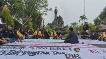 Wayan Koster Terima Tantangan Diskusi Terbuka Aliansi BEM se-Bali Dewata Dwipa di Bajra Sandhi Koster