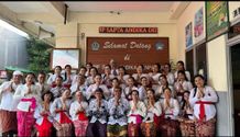 Guru di Era Society 5.0, Tantangan dan Peran Strategis dalam Membangun Generasi Masa Depan Hari Guru