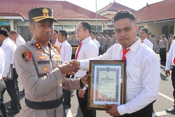 bPn_ Penghargaan Polisi Penghargaan Polisi