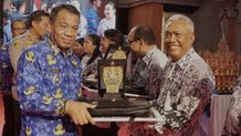Pj Bupati Buleleng Harapkan Guru Upayakan Tingkatkan Lama Sekolah Pj Bupati Buleleng