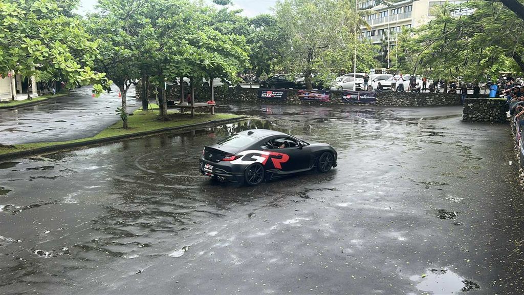 atraksi GR Taxi Drifting