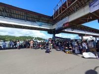 Penyeberangan Fast Boat Ditutup Sementara, Penumpang Padati Pelabuhan Padangbai Pelabuhan