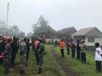 Dua Pendaki Gunung Agung Tersesat, Pencarian Terkendala Cuaca Pendaki Hilang