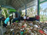 DLH Karangasem Uji Coba Incinerator, Solusi Baru Atasi Sampah di Gumi Lahar Pengolahan Sampah