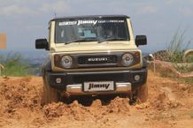 Jimny 5-Door Sukses Gapai Rekognisi Mobil Terbaik 2024 Suzuki Jimny 5-door