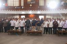 Bupati Sanjaya Hadiri Penyerahan DIPA dan Buku Alokasi Transfer Ke Daerah (TKD) T.A 2025 Tabanan