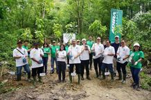 Adira Finance Wujudkan Komitmen ‘Sayang Bumiku’, Melalui Penanaman Ribuan Pohon Alpukat di Semarang Tanam