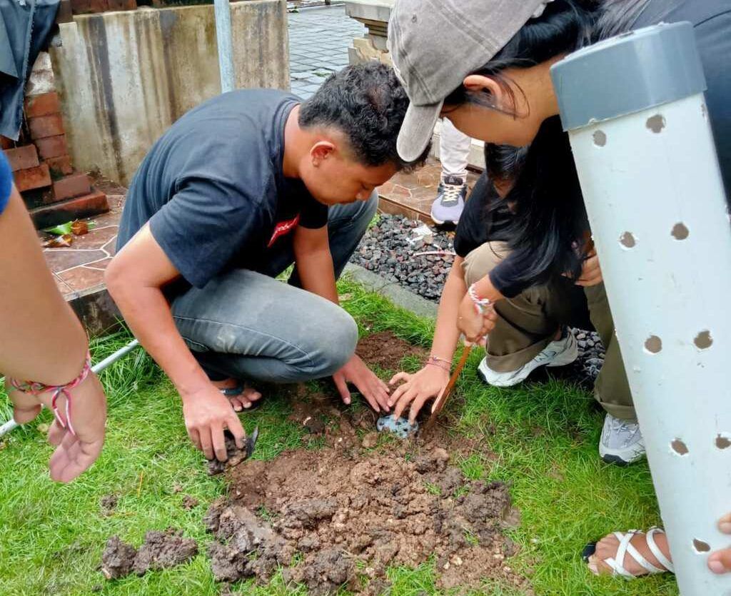 Jaga Kelestarian Lingkungan, Kelurahan Panjer dan Undiknas Denpasar ...
