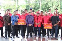 Wali Kota Jaya Negara Serahkan Bonus Atlet dan Pelatih Asal Denpasar, Sukses Raih Medali di PON Aceh dan Sumatera Utara dana tali kasih atau bonus