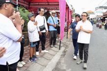 Wali Kota Jaya Negara Lepas Jalan Santai Serangkaian HUT STT Bina Putra Banjar Laplap Tengah Penatih Dangin Puri Jalan Santai