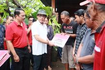 Komitmen Penuhi Kebutuhan Rumah Layak Huni, Wali Kota Jaya Negara Serahkan 11 Unit Program Rumah Layak Huni bantuan rumah layak huni