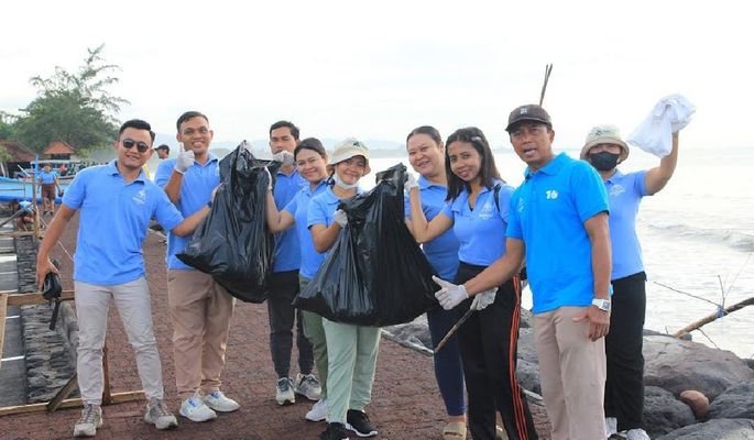 Marine Safari Bali Bersama Komunitas Adakan Aksi Bersih-Bersih 'Clean Lebih Beach' Marine Safari Bali Bersama Komunitas Adakan Aksi Bersih-Bersih 'Clean Lebih Beach'