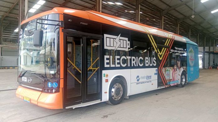 BaliPortalNews_ Foto 3. Armada bus listrik TransJakarta yang menggunakan ban Hankook AU60 Hankook