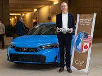 Honda Civic Hybrid Dinobatkan Sebagai Mobil Terbaik Amerika Utara 2025 Honda Civic Hybrid Dinobatkan Sebagai Mobil Terbaik Amerika Utara 2025
