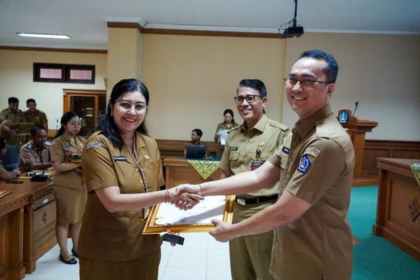 Penghargaan Kepada PNS